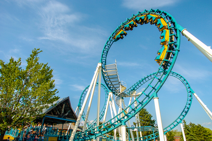 rollercoaster at six flags